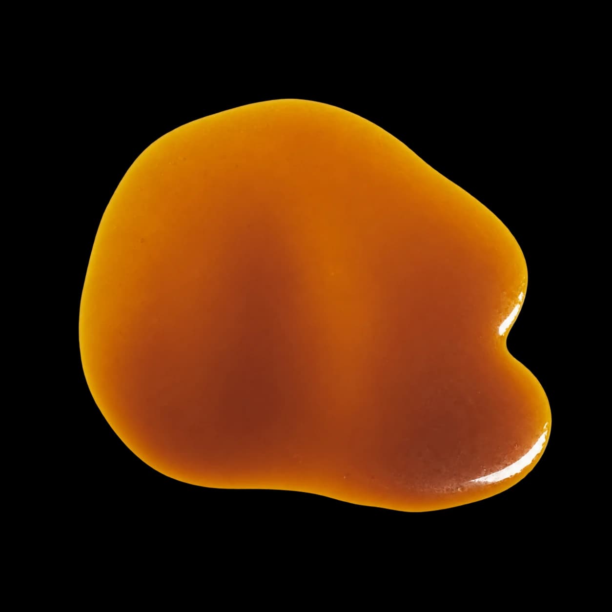 White tomato extract oil sample — background removed and color lightened